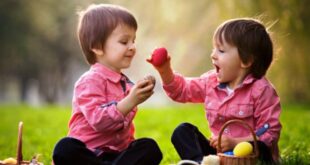 Cara Mengajari Anak untuk Berbagi Membentuk Generasi Pemurah dan Suka Menolong Sesama