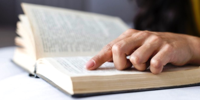 Mengapa Kamu Harus Tahu Pentingnya Resensi Buku